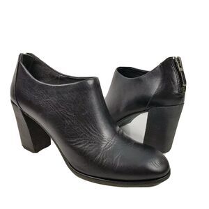Eileen Fisher women Ankle Booties black leather heels back zipper pre-owned 7.5